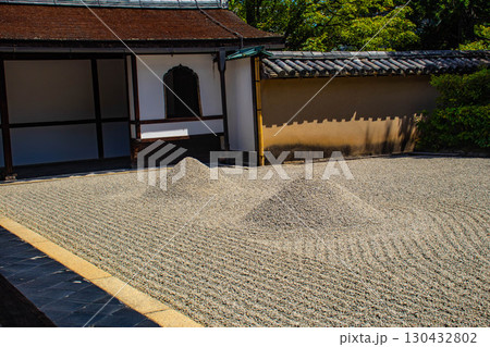 【京都風景】大仙院 白砂と石組を人生に見立てた庭園 【京都風景】大仙院 白砂と石組を人生に見立てた庭園 130432802
