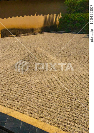 【京都風景】大仙院 白砂と石組を人生に見立てた庭園 【京都風景】大仙院 白砂と石組を人生に見立てた庭園 130432807