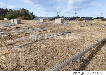 太陽光野立発電所工事現場 太陽光野立発電所工事現場 130433788