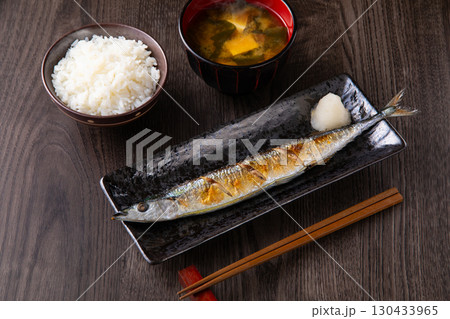 秋刀魚を食べる
秋刀魚を食べる
130433965