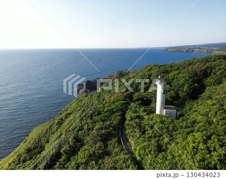 山形　遊佐　羽後三埼灯台（ドローン撮影） 130434023