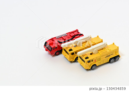 空港用化学消防車消防自動車 緊急車両 130434859