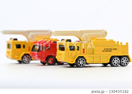 空港用化学消防車消防自動車 緊急車両 130435182