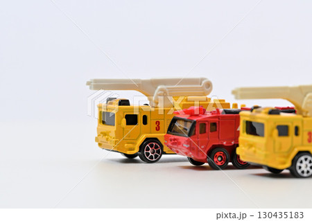 空港用化学消防車消防自動車 緊急車両 130435183