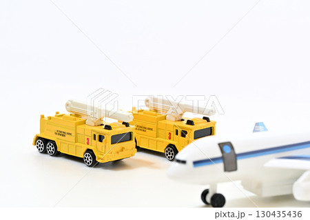 空港用化学消防車消防自動車 緊急車両 130435436