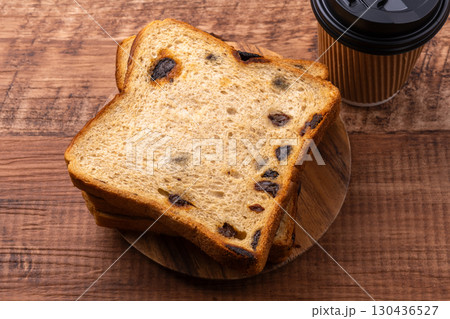 レーズンブレッド 130436527