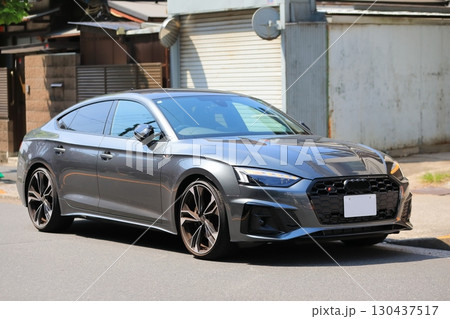 ドイツ製のセダン　イメージ 130437517