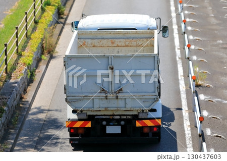 産業廃棄物収集運搬車　イメージ 130437603