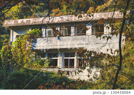 鎌北湖の廃墟 130438084