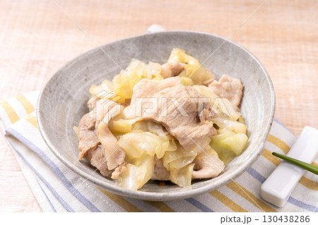 豚とキャベツのバター醤油炒め 130438286