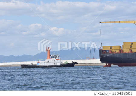 大阪港のタグボート 130438503