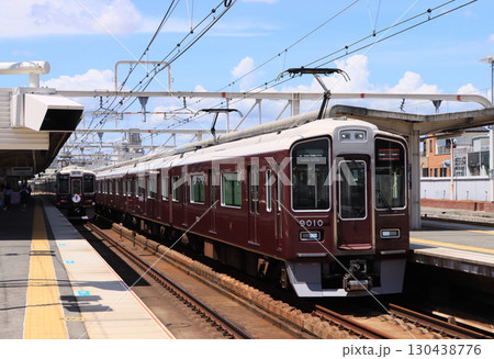 阪急神戸線　園田駅を通過する9000系特急 130438776