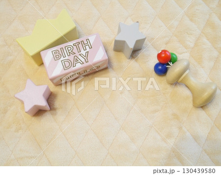 赤ちゃん 子育てイメージ 赤ちゃん 子育てイメージ 130439580