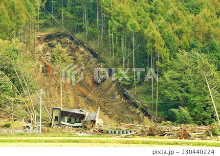 北海道　胆振東部地震　土砂崩れ 130440224