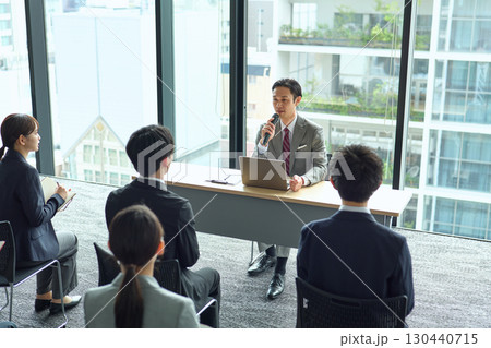 企業説明会 130440715