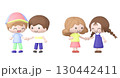 3dの友だちと手をつなぐ子どものイラスト 130442411