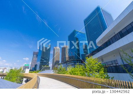 大阪駅前 うめきたの超高層ビル群 130442562