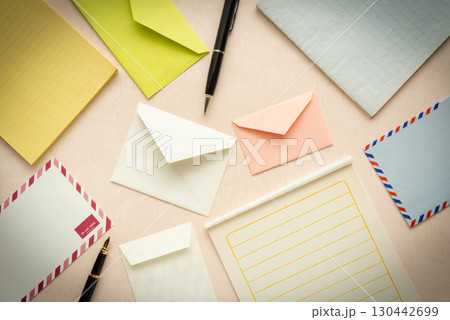 便箋封筒と筆記用具 エアメール 便り 国際郵便 便箋封筒と筆記用具 エアメール 便り 国際郵便 130442699