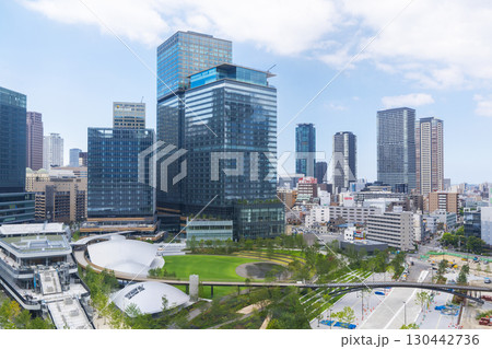うめきた　大阪駅周辺の高層ビル群の風景【2024年7月】 130442736