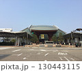 昼の金沢駅 130443115
