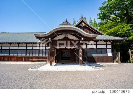 宗像大社 辺津宮の儀式殿の風景 宗像大社 辺津宮の儀式殿の風景 130443676