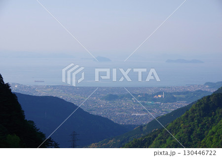 愛媛県 旧別子銅山東平地区から新居浜の市街地を望む 愛媛県 旧別子銅山東平地区から新居浜の市街地を望む 130446722
