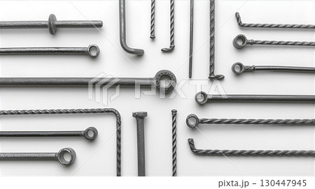 白背景に並べた鉄筋 130447945