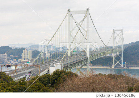 福岡県北九州市　和布刈公園第二展望台からの眺望　関門橋 130450196
