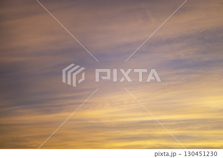 秋の夕焼け 夕焼け空 夕暮れ 空 9月 イメージ 130451230