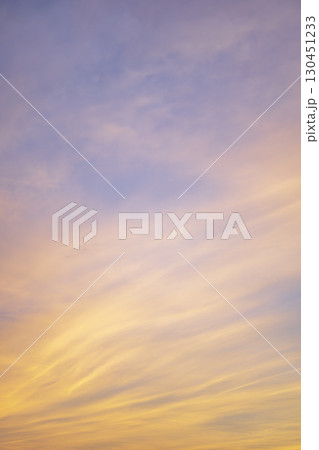 秋の夕焼け 夕焼け空 夕暮れ 空 9月 イメージ 130451233
