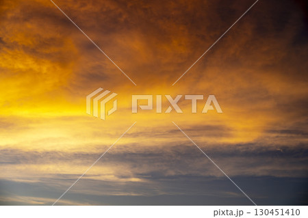 秋の夕焼け 夕焼け空 夕暮れ 空 9月 イメージ 130451410