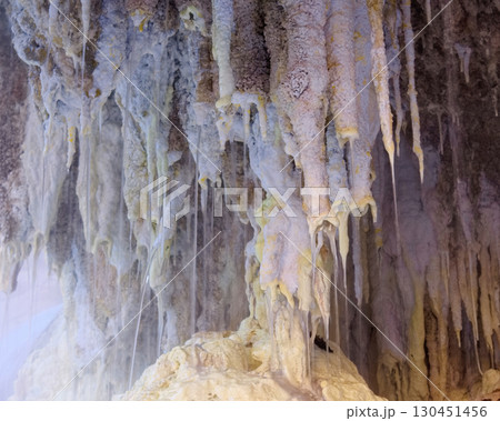 日光市 湯沢噴泉塔 温泉の析出物 日光市 湯沢噴泉塔 温泉の析出物 130451456