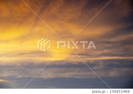 秋の夕焼け 夕焼け空 夕暮れ 空 9月 イメージ 130451469