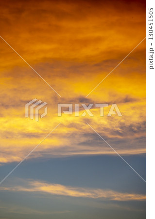 秋の夕焼け 夕焼け空 夕暮れ 空 9月 イメージ 130451505