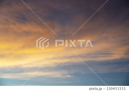 秋の夕焼け 夕焼け空 夕暮れ 空 9月 イメージ 130451531