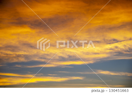 秋の夕焼け 夕焼け空 夕暮れ 空 9月 イメージ 130451663