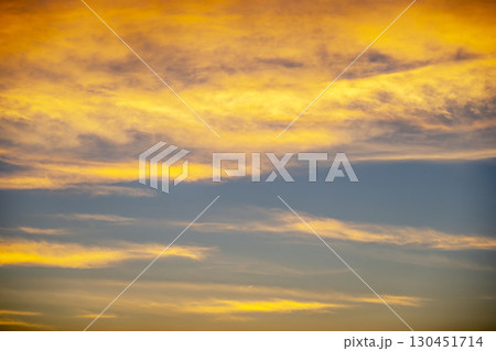 秋の夕焼け 夕焼け空 夕暮れ 空 9月 イメージ 秋の夕焼け 夕焼け空 夕暮れ 空 9月 イメージ 130451714