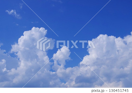 青い空と白い雲 130451745