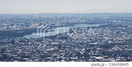 岐阜城天守からの眺め　濃尾平野を流れる長良川 130459645