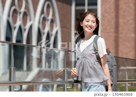 女子大生　キャンパスライフ　大学 130463908