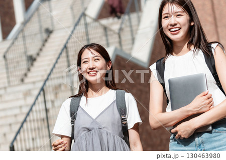 大学生　通学　キャンパスライフ 130463980