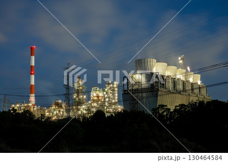 『四日市の工場夜景』塩浜地区・昭和四日市石油 130464584