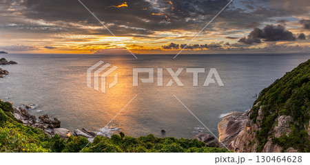 夕焼け東シナ海 　神が宿る島　屋久島(夏 130464628