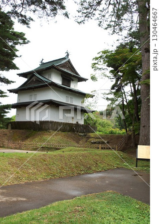 弘前城址公園（旧弘前城）の風景　弘前城二の丸辰巳櫓 130464667