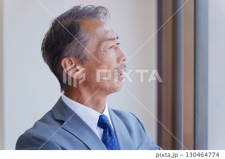 シニアビジネスマン 130464774