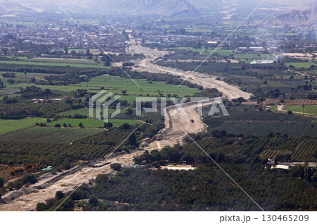 南米ペルー・ナスカ上空からの景色 130465209