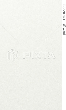 和紙イメージの白い紙　シンプル背景テクスチャー素材　ザラザラ質感 130465357