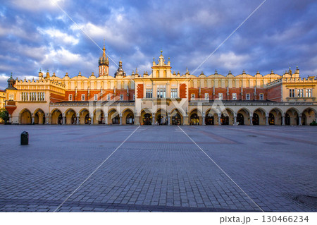 クラクフ中央市場広場 130466234