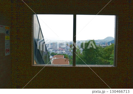 兵庫県宝塚市すみれガ丘の斜行エレベーター周辺の景色　 130466713