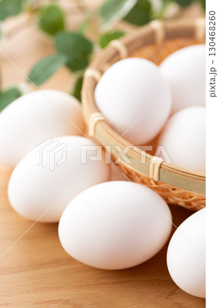 白い卵 130468260